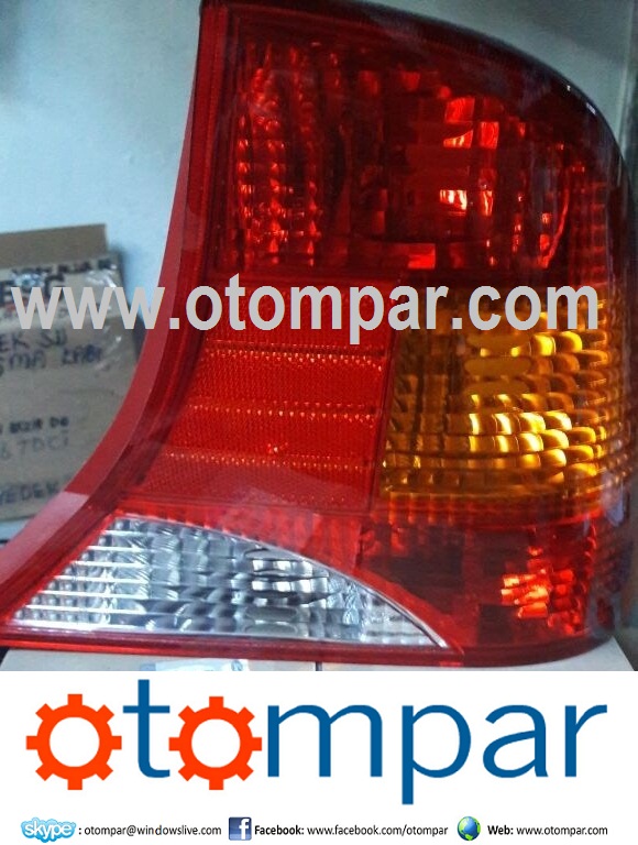 Ford Focus Left Stop Light 1M51 13A603 BA